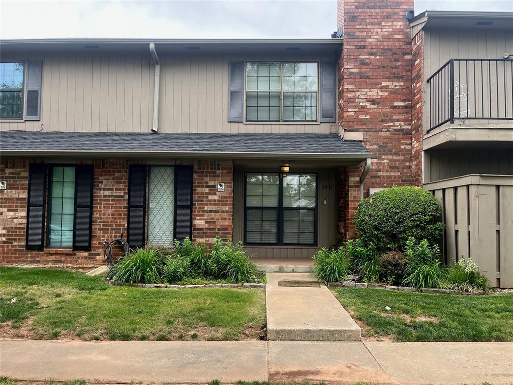 Foto principal - 6500 N Grand Blvd