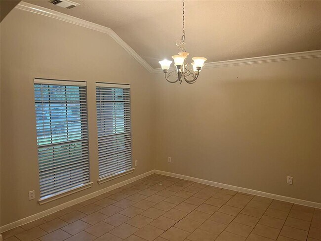 Foto del edificio - 2110 Goldfinch Ln