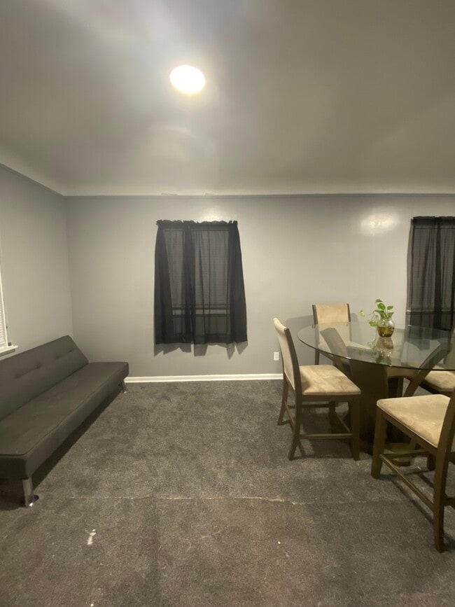 Building Photo - 21 Bellevue St