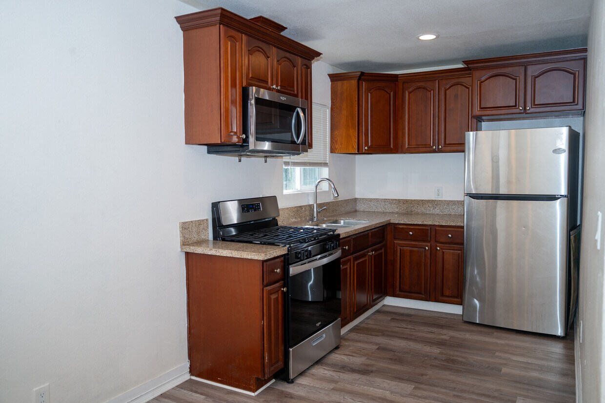 Primary Photo - 5859 Wall St