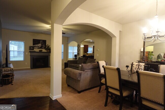 Foto del edificio - 9775 Ivey Ridge Cir