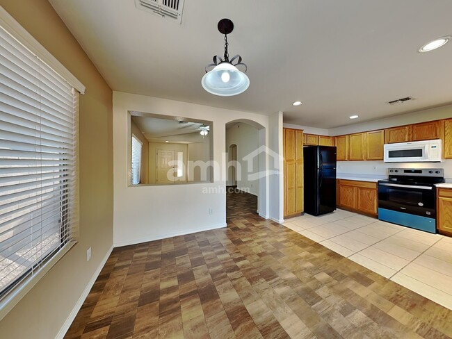 Building Photo - 4031 S Dewdrop Ct