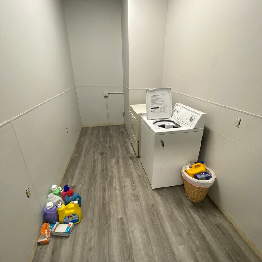 Building Photo - 1115 W 1st Ave