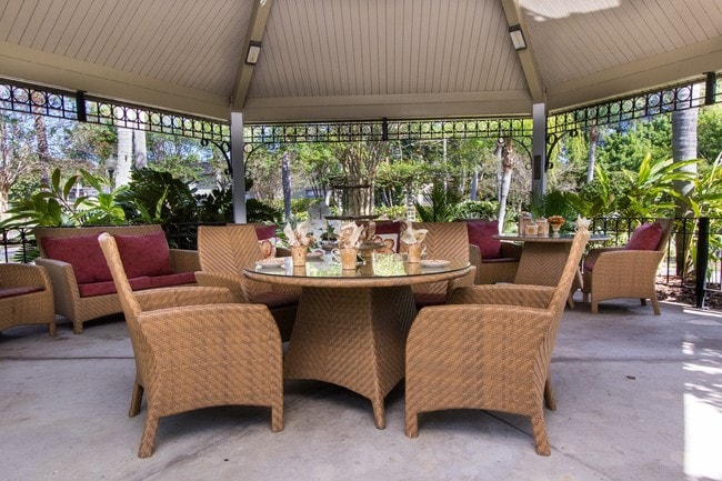 Foto del edificio - Imperial Palms Apartments