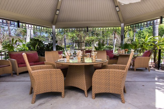 Building Photo - Imperial Palms Apartments