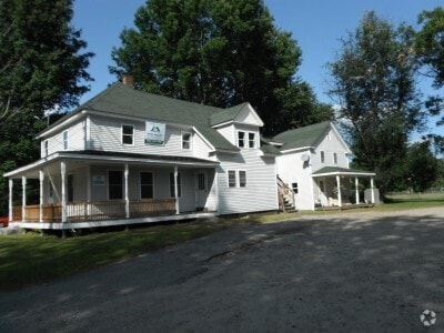 Building Photo - 12 N River St