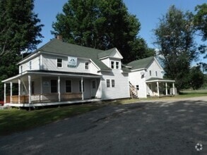 Building Photo - 12 N River St