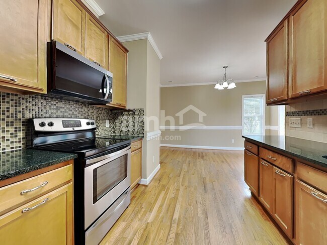 Building Photo - 7904 Willow Croft Dr