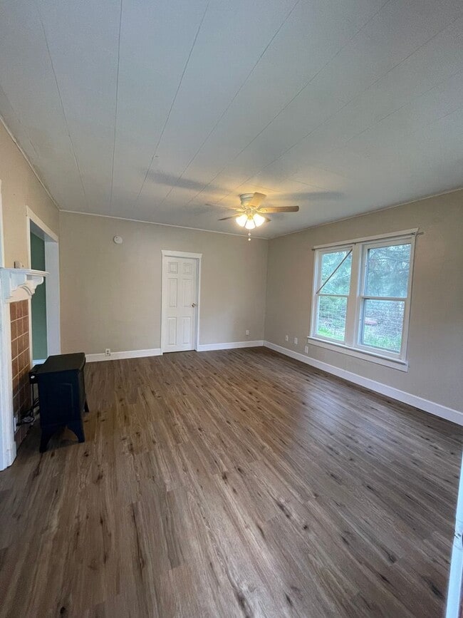 Building Photo - Quaint Single Level Home in New Plymouth