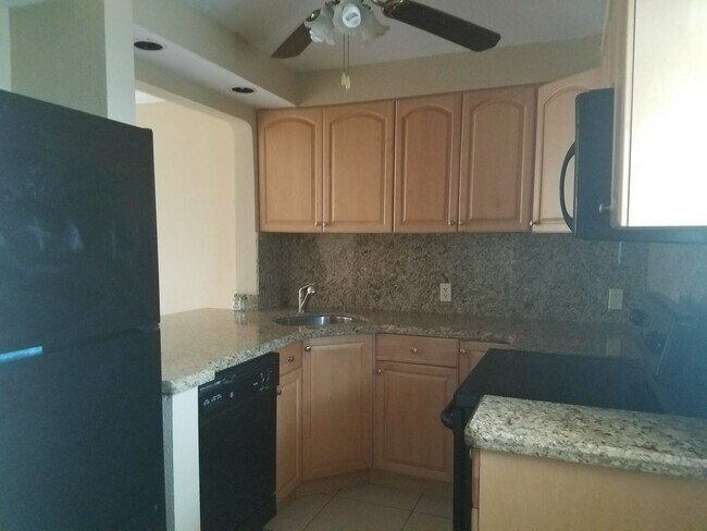 kitchen - 2903 Point East Dr