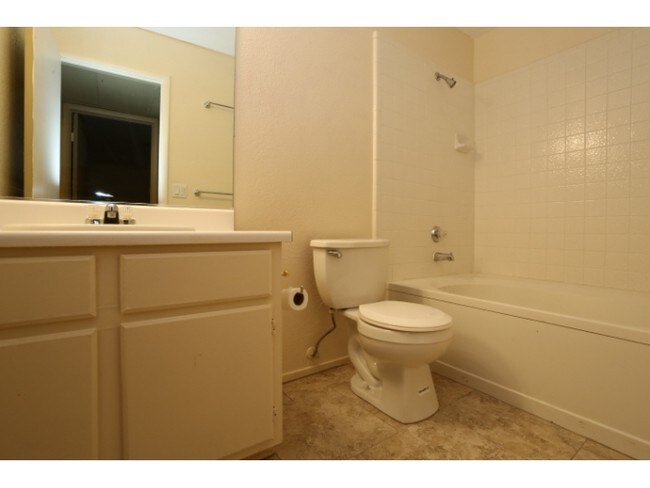 Foto del edificio - 5111 Lindell Rd