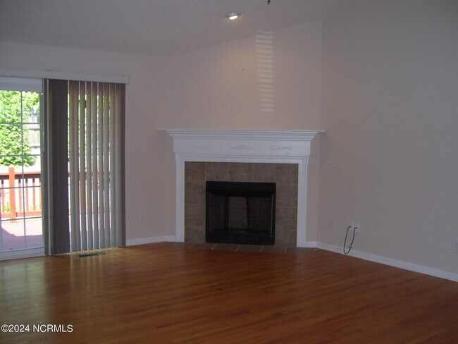 Foto del edificio - 11 Cypress Ln