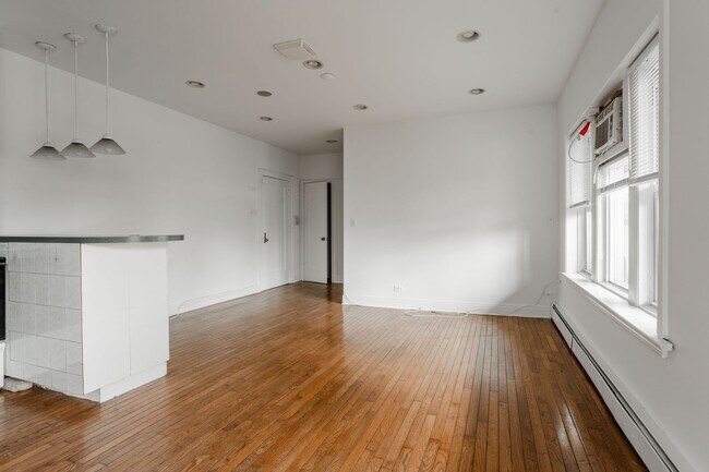 Foto del edificio - Sheridan Park / Uptown - 2 Bed / 1.5 Bath