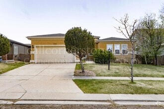 Building Photo - 3305 Hollycrest Dr