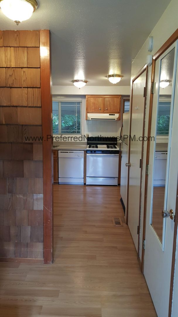 Foto del edificio - 2233 Monterey Ln