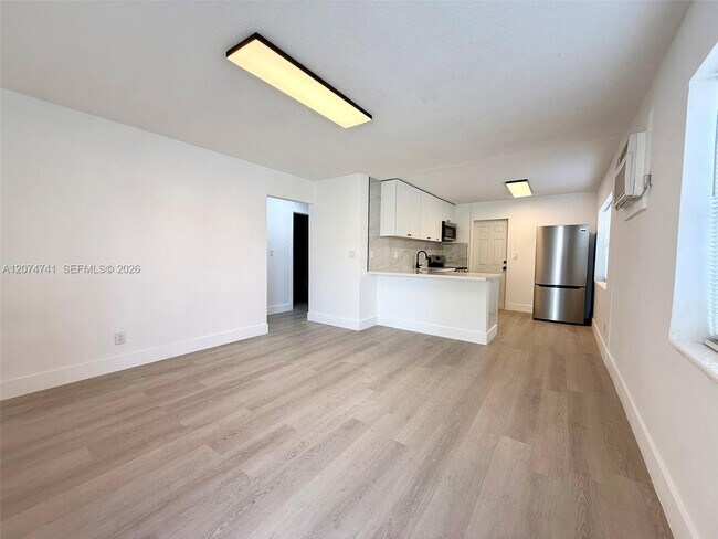 Foto del edificio - 910 SW 2nd Ave