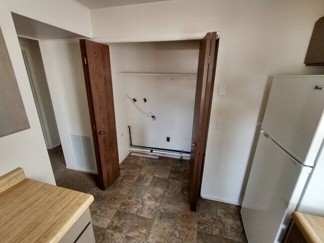 Conexión para lavadora - 745 S Vernal Ave