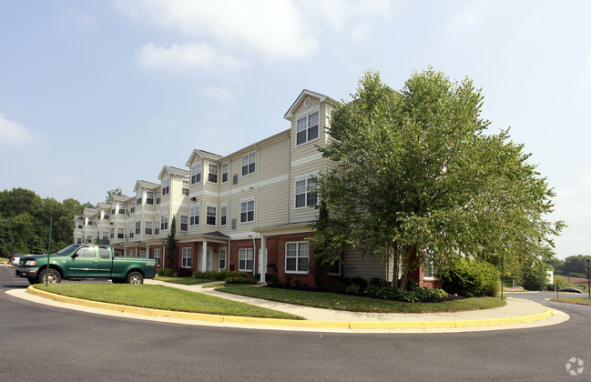 Building Photo - The Oaks of Wellington - 55 & Older Senior