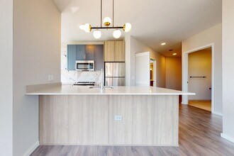 Interior Photo - 5252