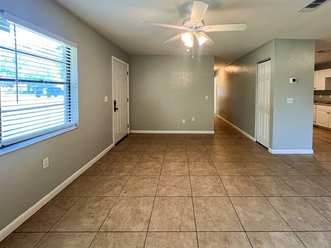 Building Photo - 2292 - Sugarfoot Oaks