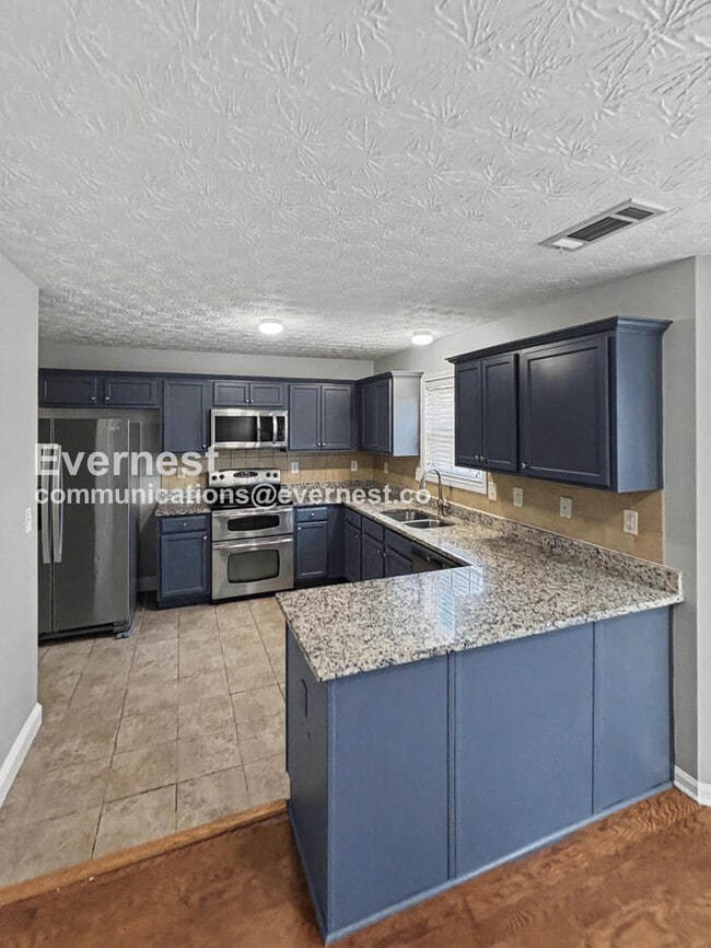 Building Photo - Limited Time Special Offer / 5 Bed, 4 Bath Home with Garage / Pet-Friendly / Vouchers Accepted / ...