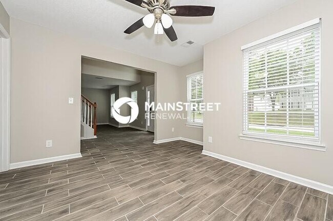 Foto del edificio - 5 Bedroom Pet-Friendly Home in Locust Grove, GA with Main Street Renewal