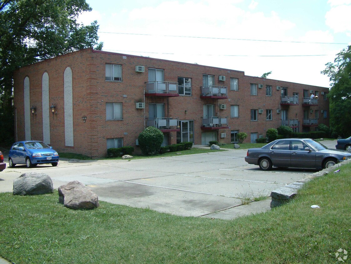 Building Photo - 2785 Queen City Ave
