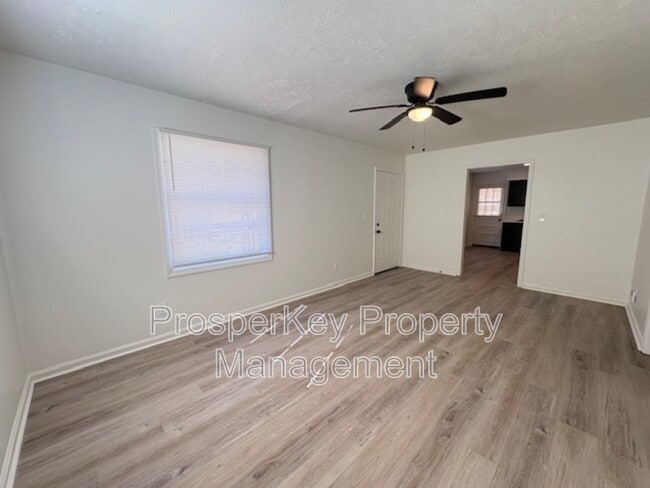 Foto del edificio - 2236 Danbury Dr