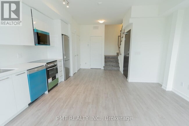 Building Photo - 851-851 Sheppard Ave W