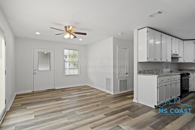 Foto del edificio - 340 Hiller Dr