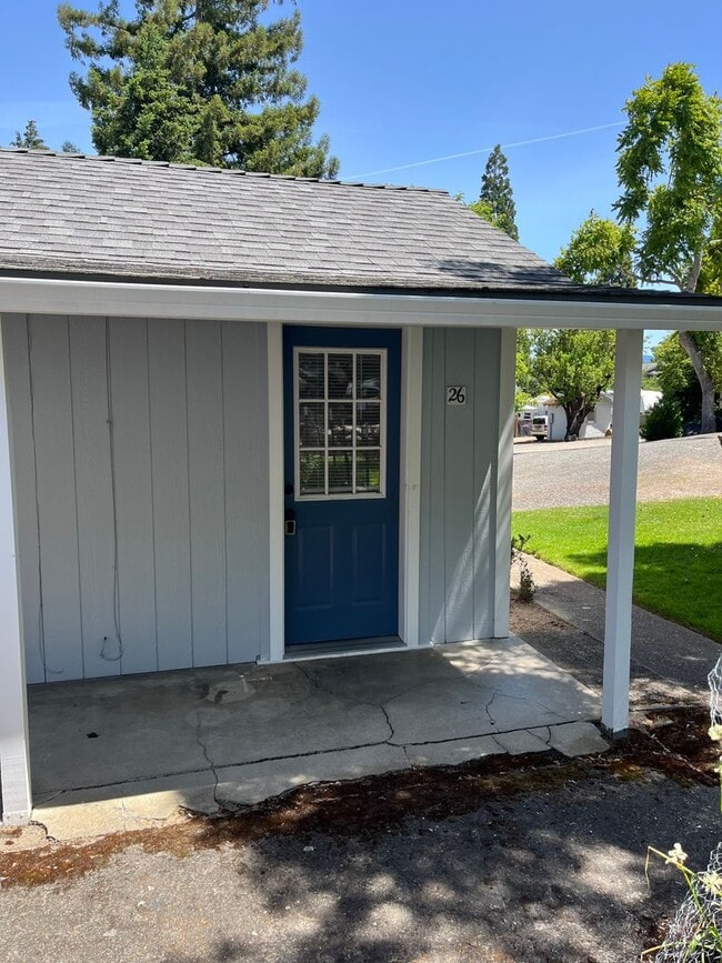 Building Photo - One Bedroom Cottage in Central Ashland