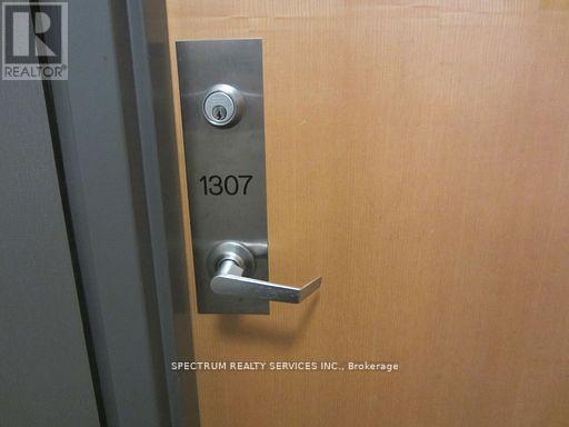 Photo du bâtiment - 3865 Lake Shore Blvd W