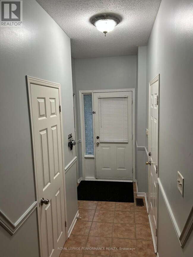 Building Photo - 1098 Ballantyne Dr