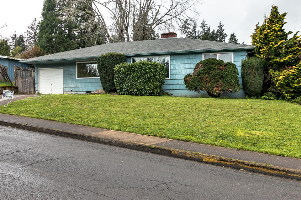 Foto principal - 3-Bedroom, 1-Bath duplex In Eugene South H...