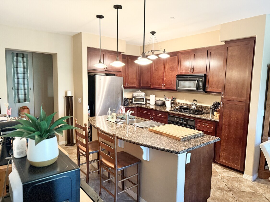 Foto principal - 8355 Station Village Ln