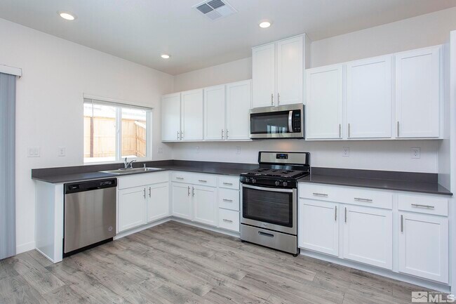 Building Photo - 436 Summer Triangle
