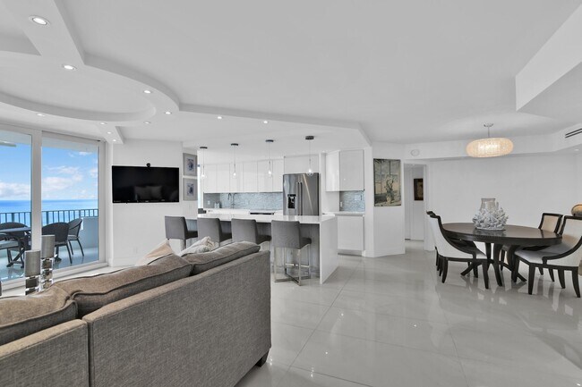 Building Photo - 550 S Ocean Blvd