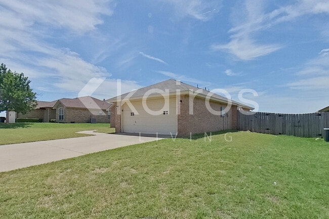 Building Photo - 404 Ali Dr
