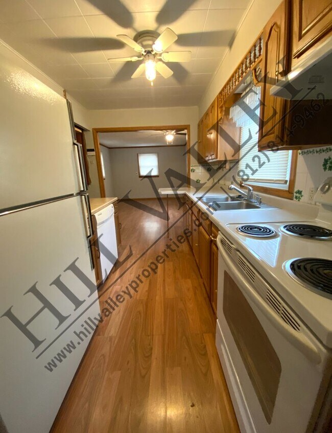 Foto del edificio - Two bedroom ranch - South