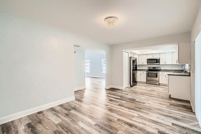 Building Photo - 612 Stone Dr