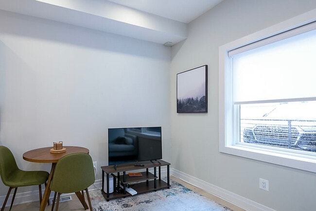 Foto del edificio - 2309 Ontario Rd NW