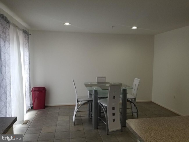 Building Photo - 4722 Ashforth Way