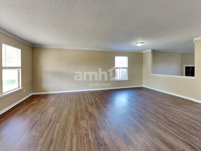 Building Photo - 1380 White Birch Ln