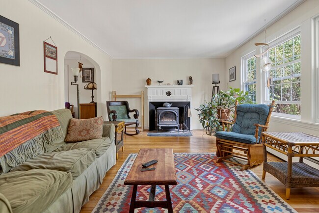 Photo - 100 Summit St House