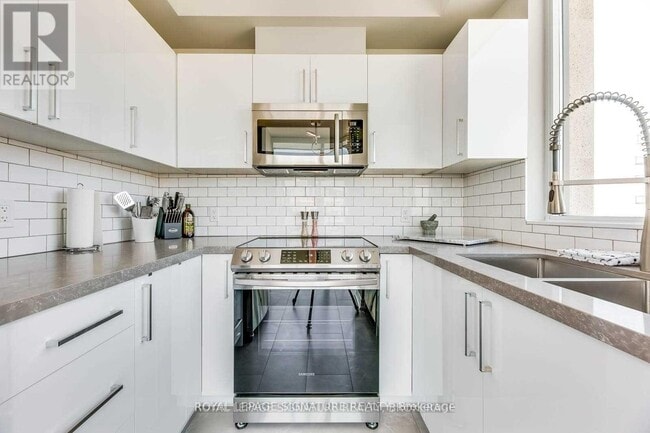 Photo du bâtiment - 3504 Hurontario St