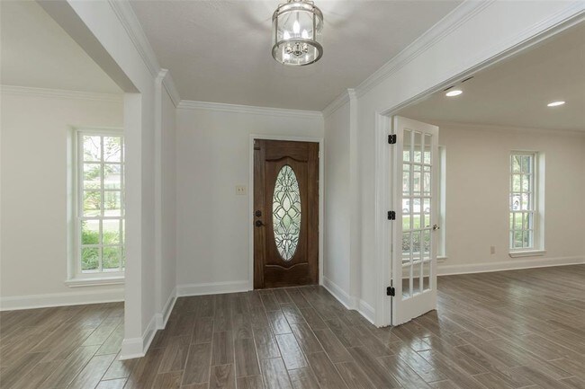 Foto del edificio - 14807 River Forest Dr