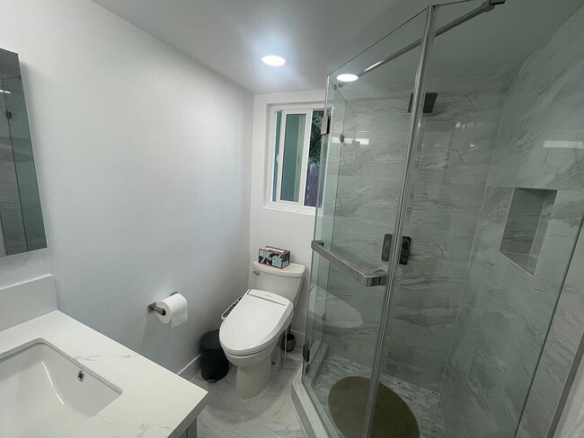 Building Photo - 621 Pasqual Ave