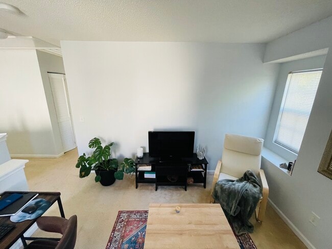 Building Photo - 173 Bellfare Dr