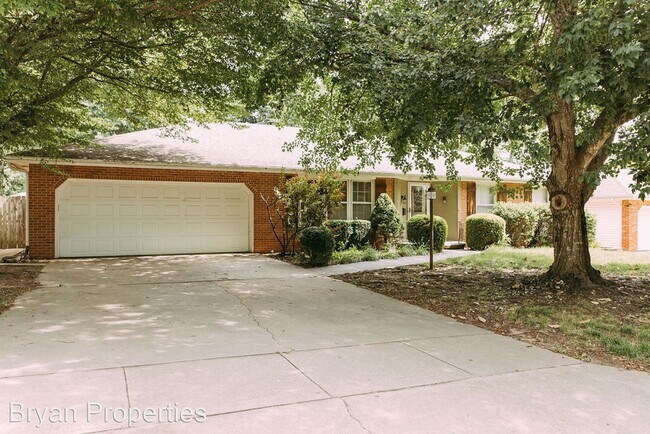 Building Photo - 3 br, 2 bath House - 2133 E. Montclair St.