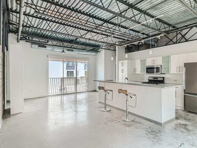 Building Photo - 4801 S Congress Ave